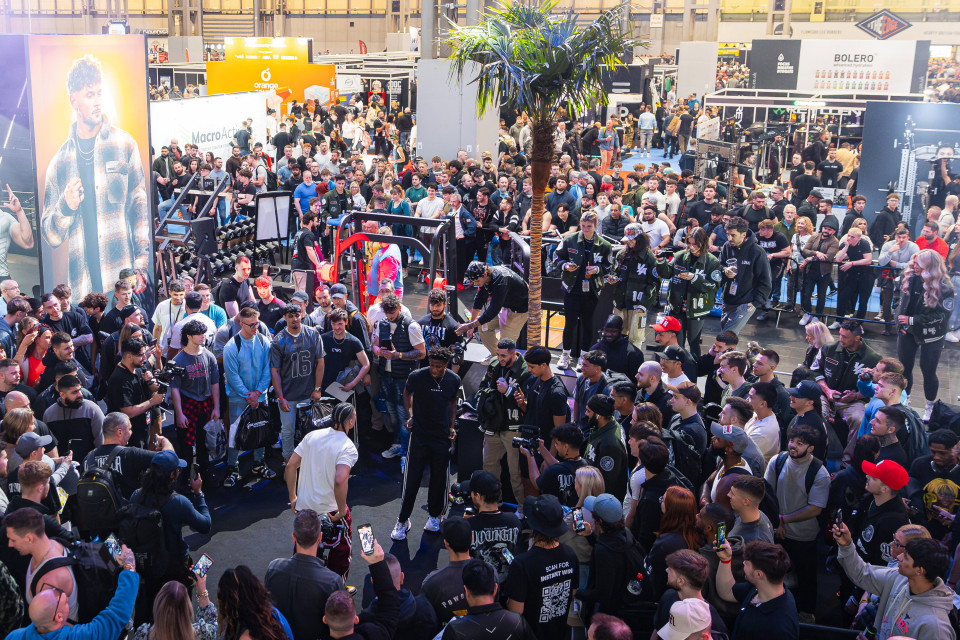 photo of crowd at expo